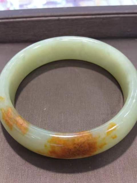 古玩玉器河磨玉素紋手鐲拍賣,當前價格18000元