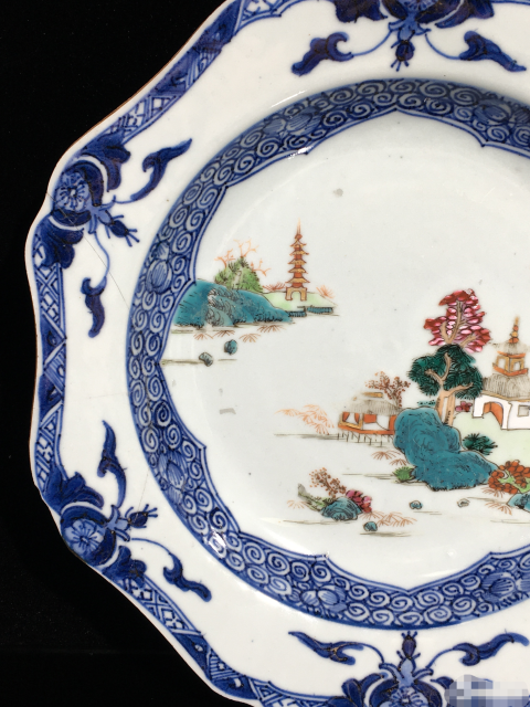 古玩陶瓷【同等中的極品】乾隆粉彩山水風景亭臺樓閣紋飾花口大盤拍賣，當前價格688元