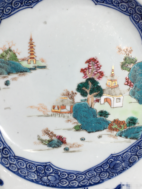 古玩陶瓷【同等中的極品】乾隆粉彩山水風景亭臺樓閣紋飾花口大盤拍賣，當前價格688元