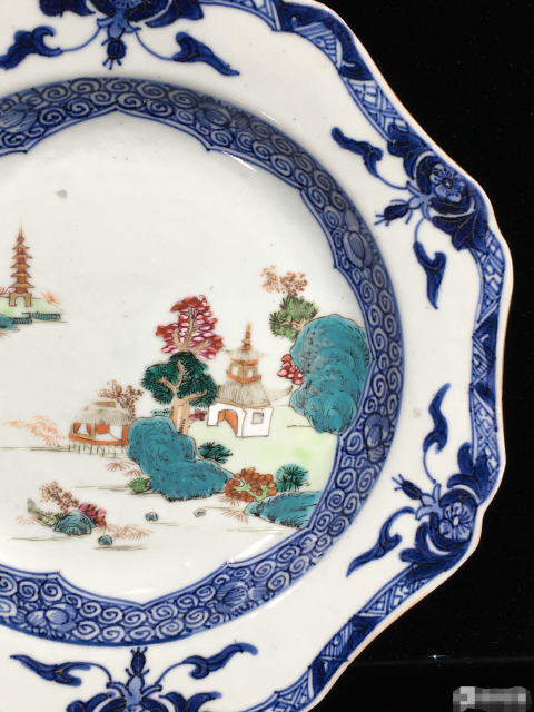 古玩陶瓷【同等中的極品】乾隆粉彩山水風景亭臺樓閣紋飾花口大盤拍賣，當前價格688元