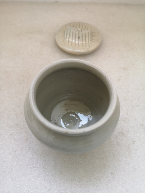 古玩陶瓷元代影清蓋罐拍賣，當(dāng)前價(jià)格1280元