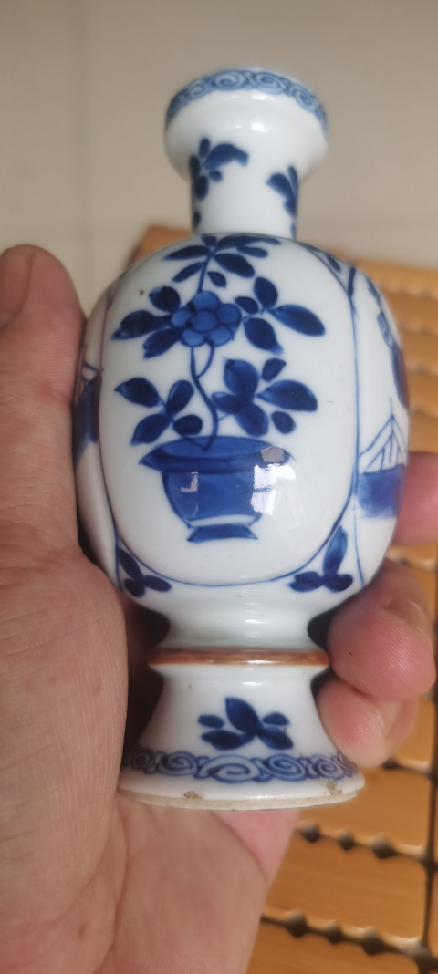古玩陶瓷康熙仕女花卉紋青花瓶拍賣，當前價格10000元