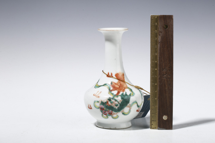 古玩陶瓷清同治·粉彩太師少保紋玉壺春瓶拍賣，當前價格4600元