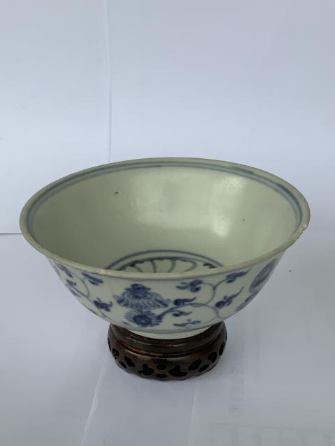 古玩陶瓷明宣德青花內月華外纏枝花卉八寶紋撇口碗拍賣,當前價格3210元