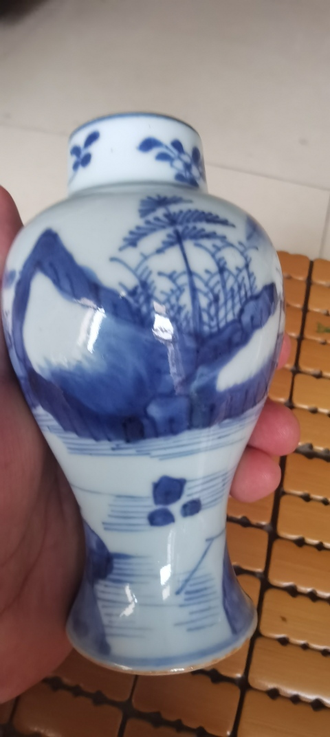 古玩陶瓷康熙山水紋青花雞腿蓋瓶拍賣，當(dāng)前價格9000元