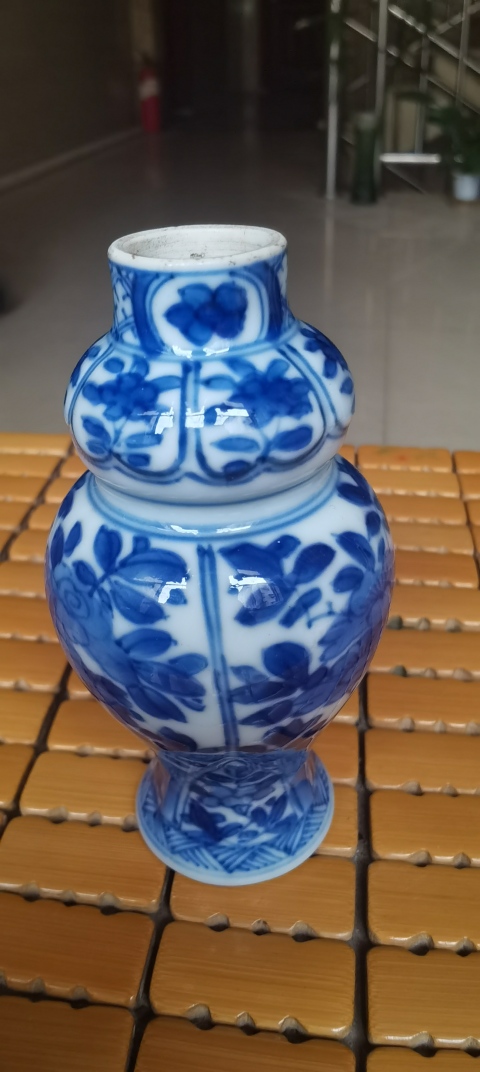 古玩陶瓷康熙青花纏枝蓮瓶拍賣，當(dāng)前價(jià)格5800元