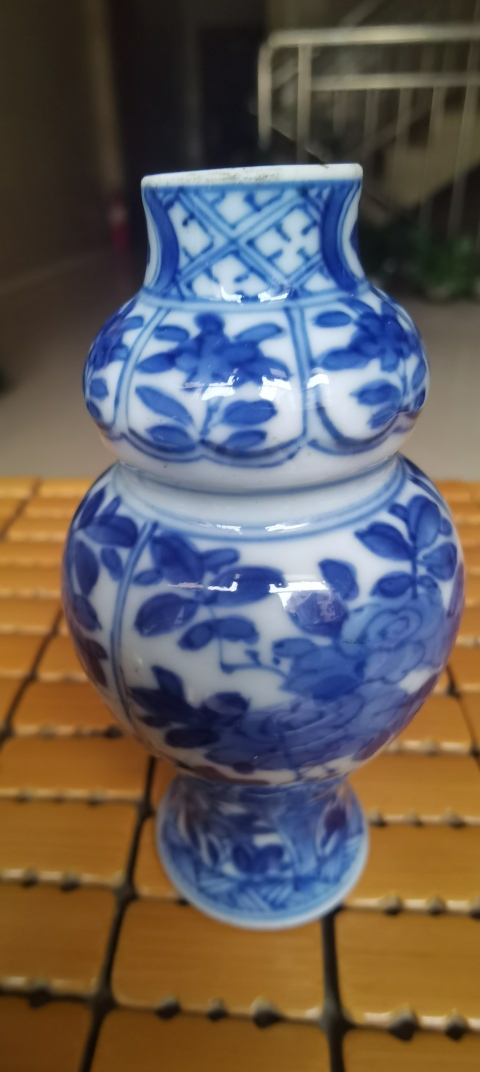 古玩陶瓷康熙青花纏枝蓮瓶拍賣，當(dāng)前價(jià)格5800元