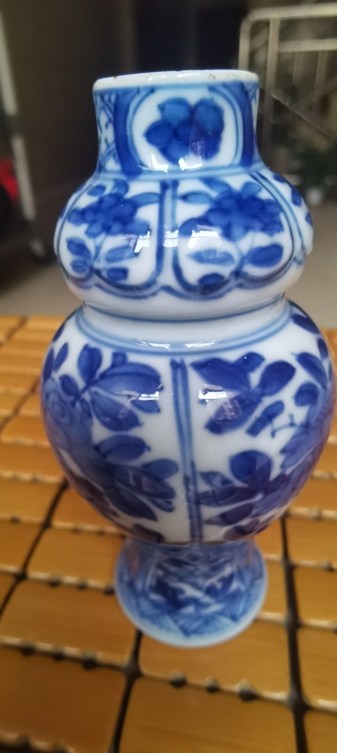 古玩陶瓷康熙青花纏枝蓮瓶拍賣，當(dāng)前價(jià)格5800元