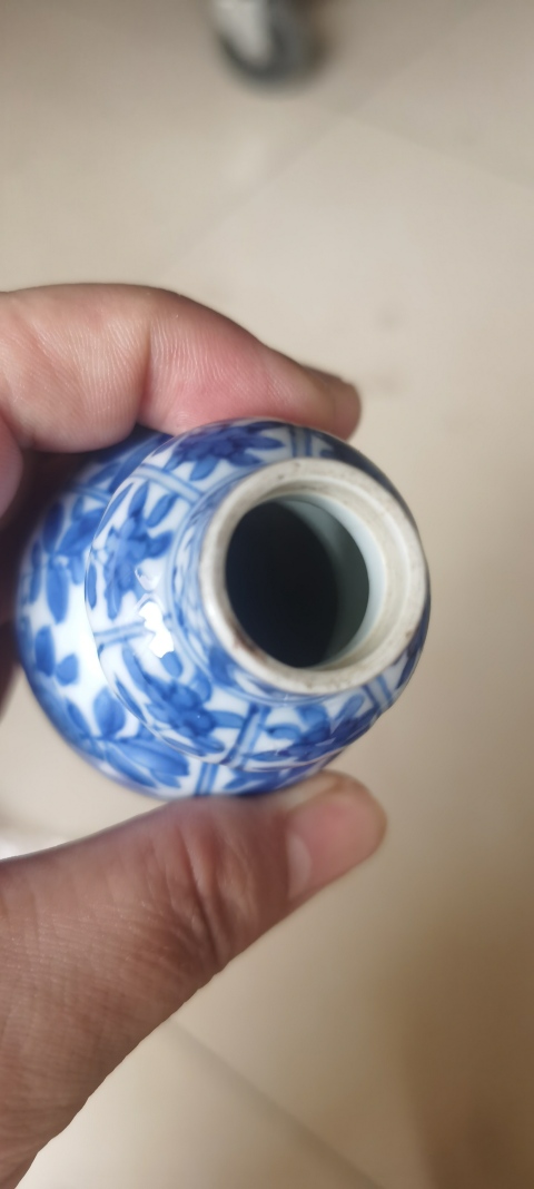 古玩陶瓷康熙青花纏枝蓮瓶拍賣，當(dāng)前價(jià)格5800元