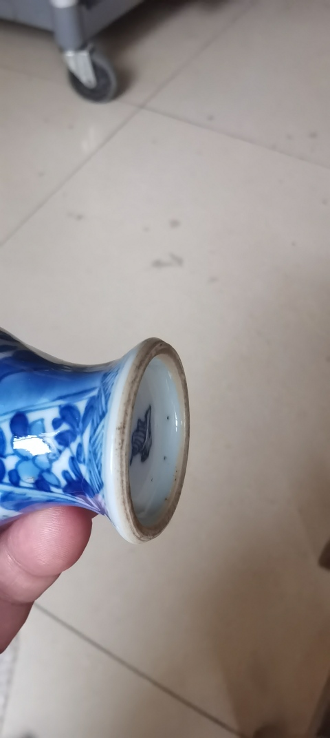 古玩陶瓷康熙青花纏枝蓮瓶拍賣，當(dāng)前價(jià)格5800元