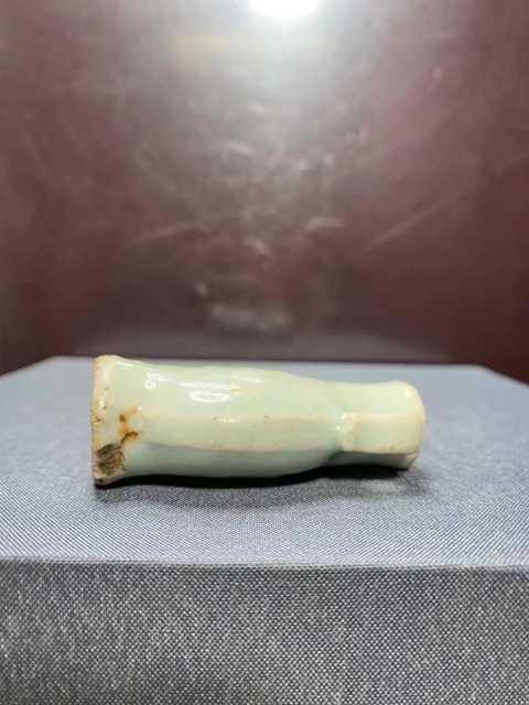 古玩陶瓷豆青釉花卉雙耳瓶拍賣,當前價格800元