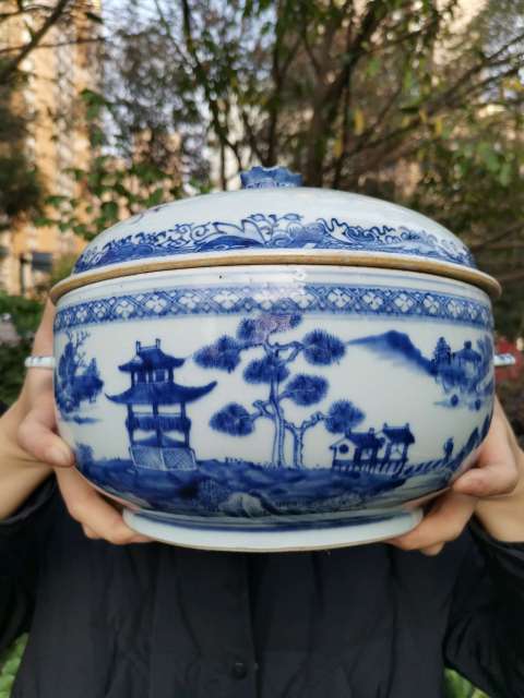 【8041】清乾隆  青花山水樓閣圖大湯盆拍賣，當(dāng)前價(jià)格7800元