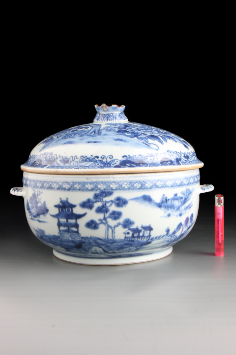 古玩陶瓷【8041】清乾隆  青花山水樓閣圖大湯盆拍賣，當前價格7800元