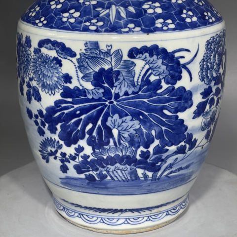 古玩陶瓷青花瓶拍賣,當(dāng)前價格16800元