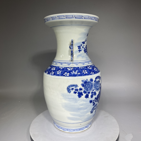 古玩陶瓷青花瓶拍賣,當(dāng)前價格16800元