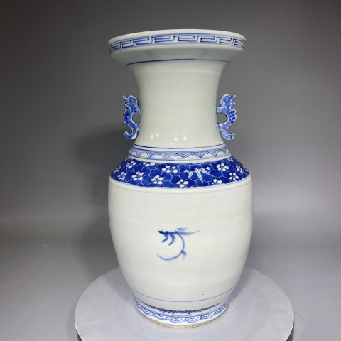 古玩陶瓷青花瓶拍賣,當(dāng)前價格16800元