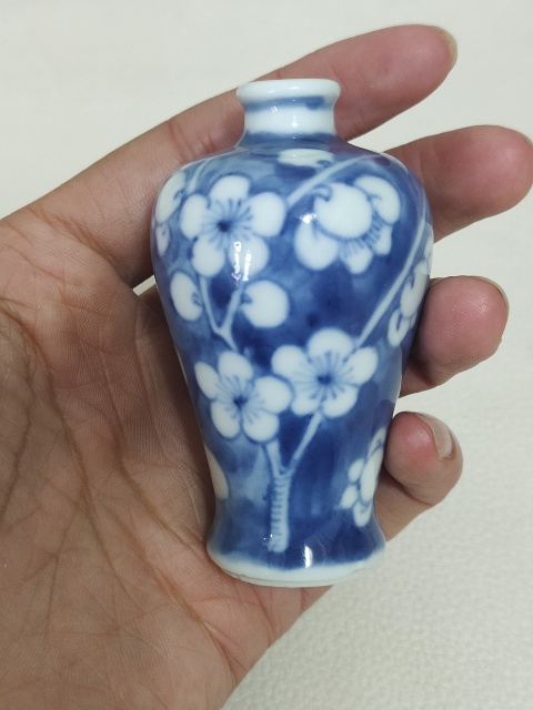 古玩陶瓷清晚期青花冰梅鼻煙壺/小梅瓶(一口價)拍賣,當前價格1300元