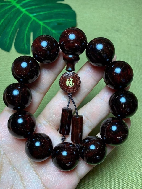 古玩雜項(xiàng)秒殺保真印度小葉紫檀拍賣,當(dāng)前價(jià)格699元