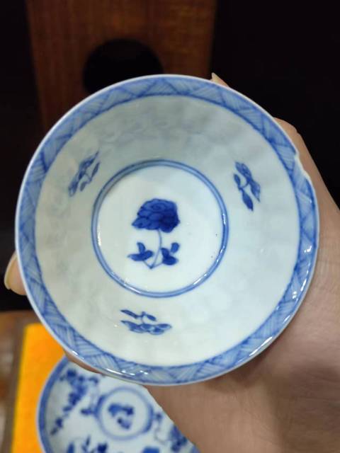 古玩陶瓷清康熙花卉紋青花瓜棱杯盤拍賣，當(dāng)前價格1888元