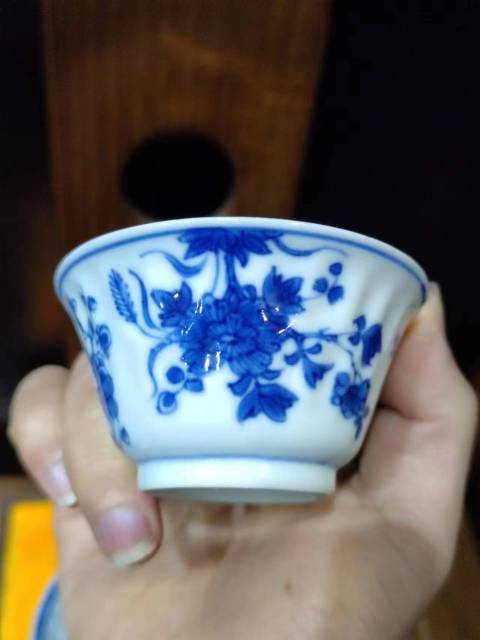古玩陶瓷清康熙花卉紋青花瓜棱杯盤拍賣，當(dāng)前價格1888元