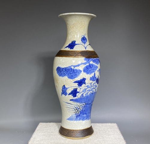 古玩陶瓷清中期哥釉鐵銹花花鳥觀音瓶拍賣,當(dāng)前價格1元