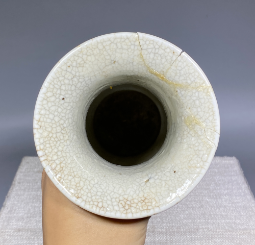 古玩陶瓷清中期哥釉鐵銹花花鳥觀音瓶拍賣,當(dāng)前價格1元