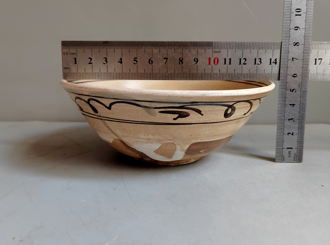 古玩陶瓷元代磁州窯白底黑彩水波紋碗拍賣,當前價格6800元