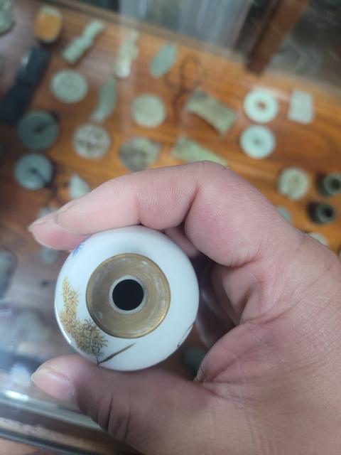 古玩陶瓷晚清民國粉彩蟲草紋鼻煙壺拍賣，當前價格1200元