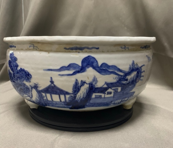 古玩陶瓷青花山水紋三足爐拍賣,當前價格9988元