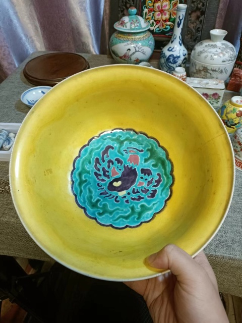 古玩陶瓷民國(guó)時(shí)期黃底粉彩碗拍賣,當(dāng)前價(jià)格3888元