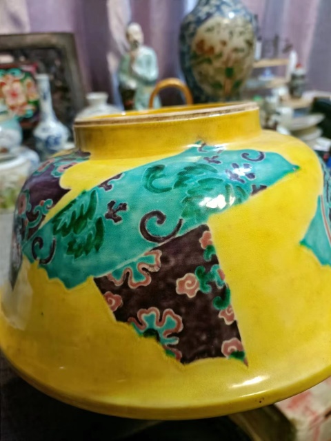 古玩陶瓷民國(guó)時(shí)期黃底粉彩碗拍賣,當(dāng)前價(jià)格3888元