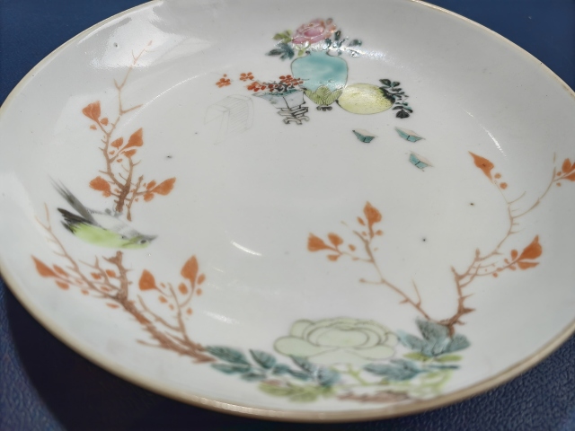 古玩陶瓷上海文物公司庫出 傳世全品清晚期同治淺絳彩花鳥博古圖盤拍賣，當前價格8000元