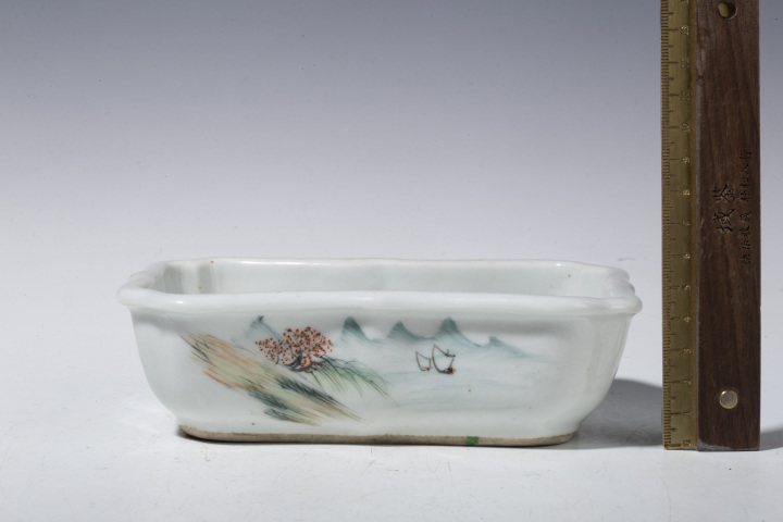 古玩陶瓷民國·淺絳彩山水紋水仙盆真品鑒賞圖