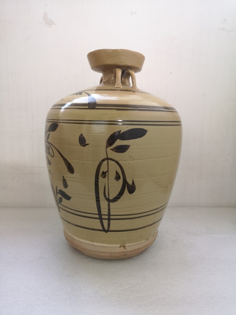古玩陶瓷??明磁州窯白地褐彩花卉紋雙系壺拍賣,當(dāng)前價(jià)格990元
