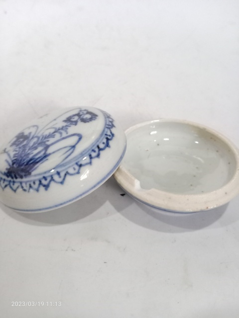 古玩陶瓷康熙青花蓋盒拍賣,當(dāng)前價(jià)格399元