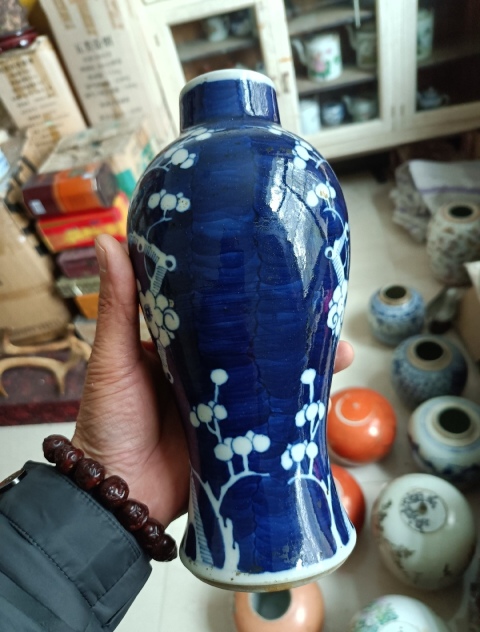 古玩陶瓷光緒青花留白冰梅瓶拍賣，當前價格2500元