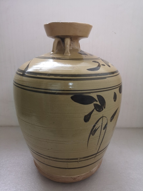 古玩陶瓷??明磁州窯白地褐彩花卉紋雙系壺拍賣,當(dāng)前價(jià)格990元