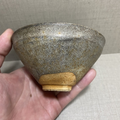 古玩陶瓷宋代褐釉點(diǎn)彩盞拍賣(mài)，當(dāng)前價(jià)格2000元