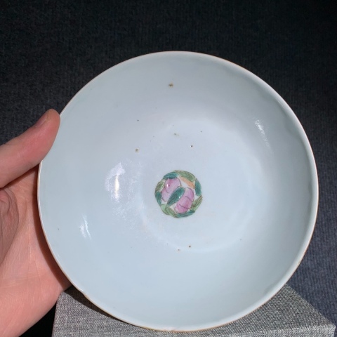 古玩陶瓷晚清粉彩荷池蛙趣碗拍賣,當前價格1500元