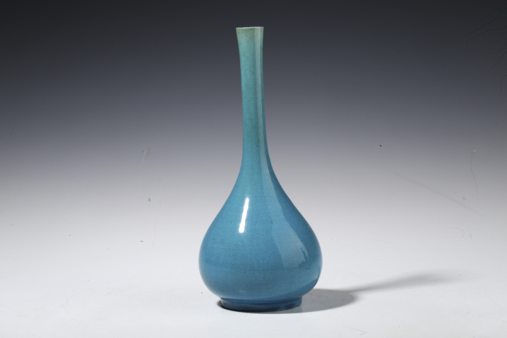 古玩陶瓷民國·孔雀藍釉長頸瓶拍賣，當前價格6800元