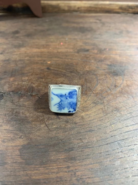 古玩陶瓷清代青花龍紋男士戒指拍賣，當(dāng)前價格3600元