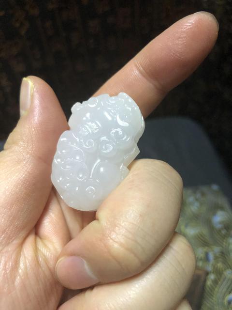 古玩玉器白玉雕貔貅掛件拍賣,當前價格200元