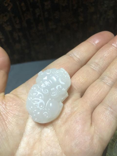 古玩玉器白玉雕貔貅掛件拍賣,當前價格200元