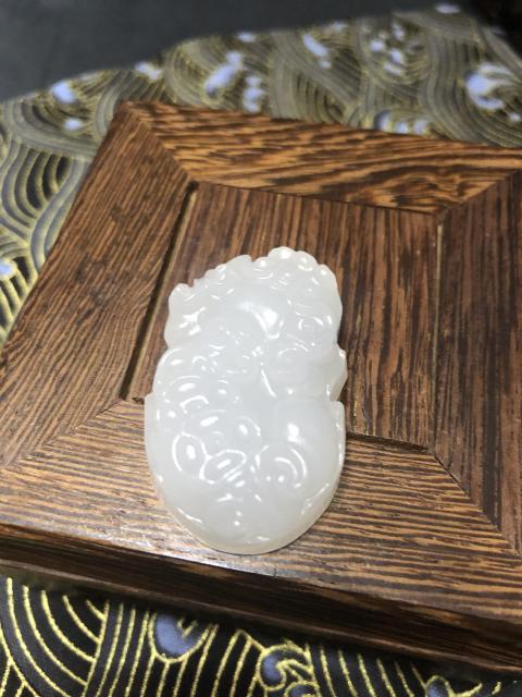 古玩玉器白玉雕貔貅掛件拍賣,當前價格200元