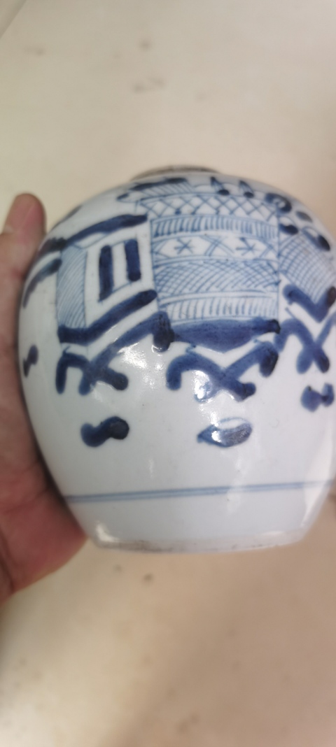 古玩陶瓷中期博古圖青花罐拍賣(mài)，當(dāng)前價(jià)格3800元