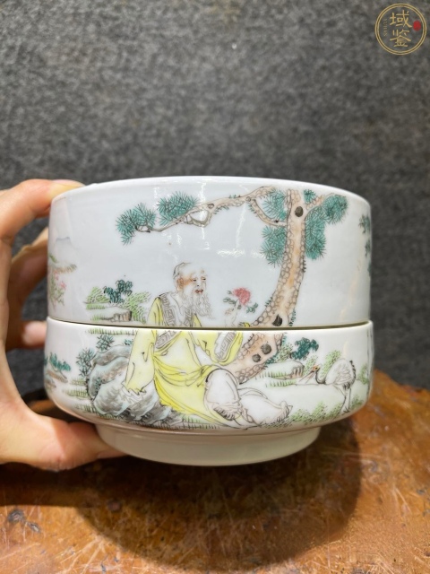 古玩陶瓷晚清民國(guó)?粉彩高仕圖朝珠盒（帶保真卡）拍賣(mài)，當(dāng)前價(jià)格9800元