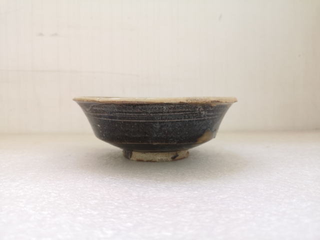 古玩陶瓷明早期磁州窯碗拍賣,當前價格680元