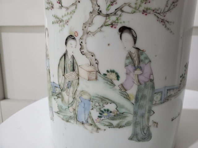 古玩陶瓷晚清民國淺降彩“紅樓夢”題材提梁壺（惠友價）拍賣，當前價格360元