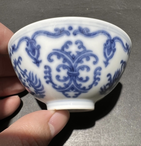 古玩陶瓷清雍正 官窯青花忍冬紋杯拍賣，當前價格360000元