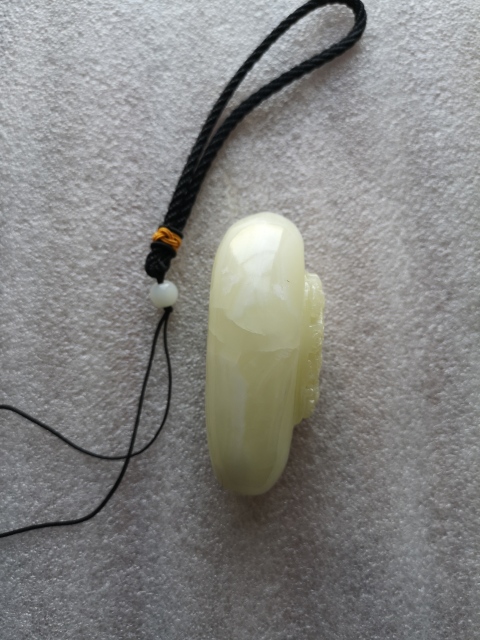 古玩玉器岫玉雕“冠上加冠”把件拍賣,當(dāng)前價(jià)格260元